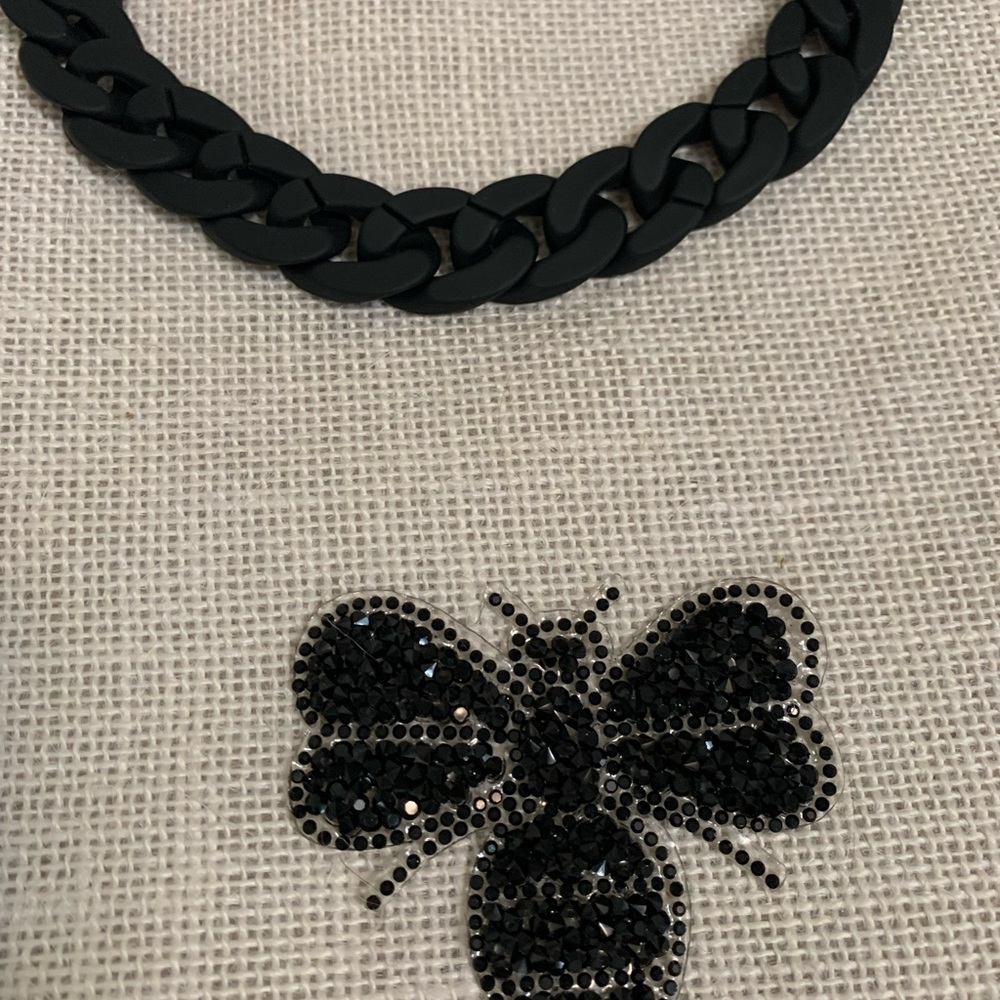 White jute tote bee’s